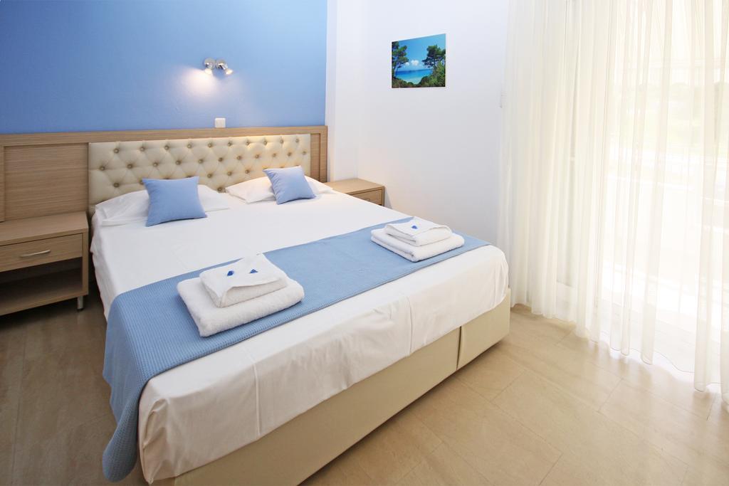 Garden View Apartments Неос Мармарас Стая снимка